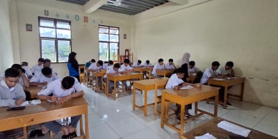 UJIAN AKHIR SEKOLAH 2024/2025